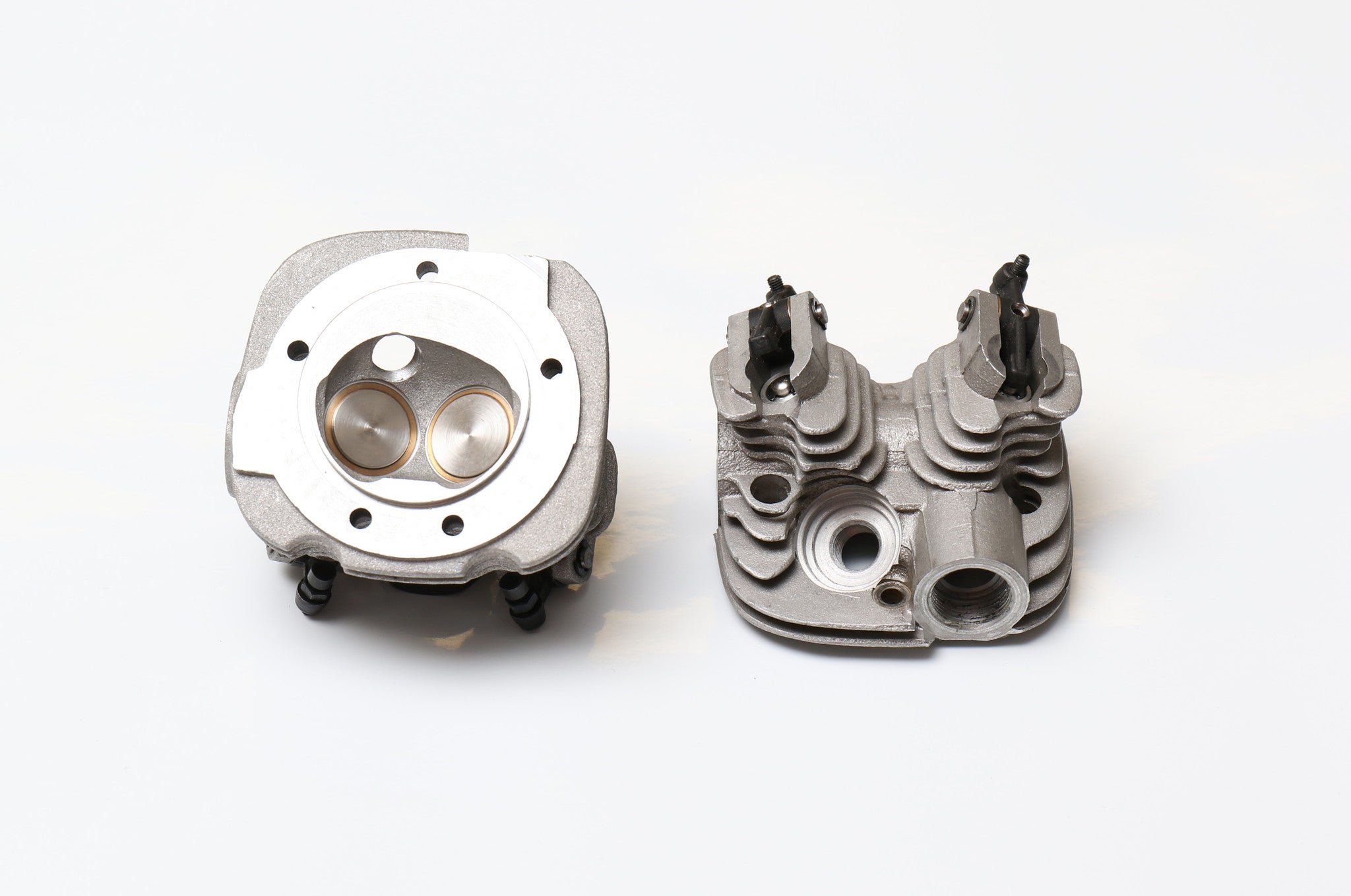 Moki Cylinder Head with rockers
